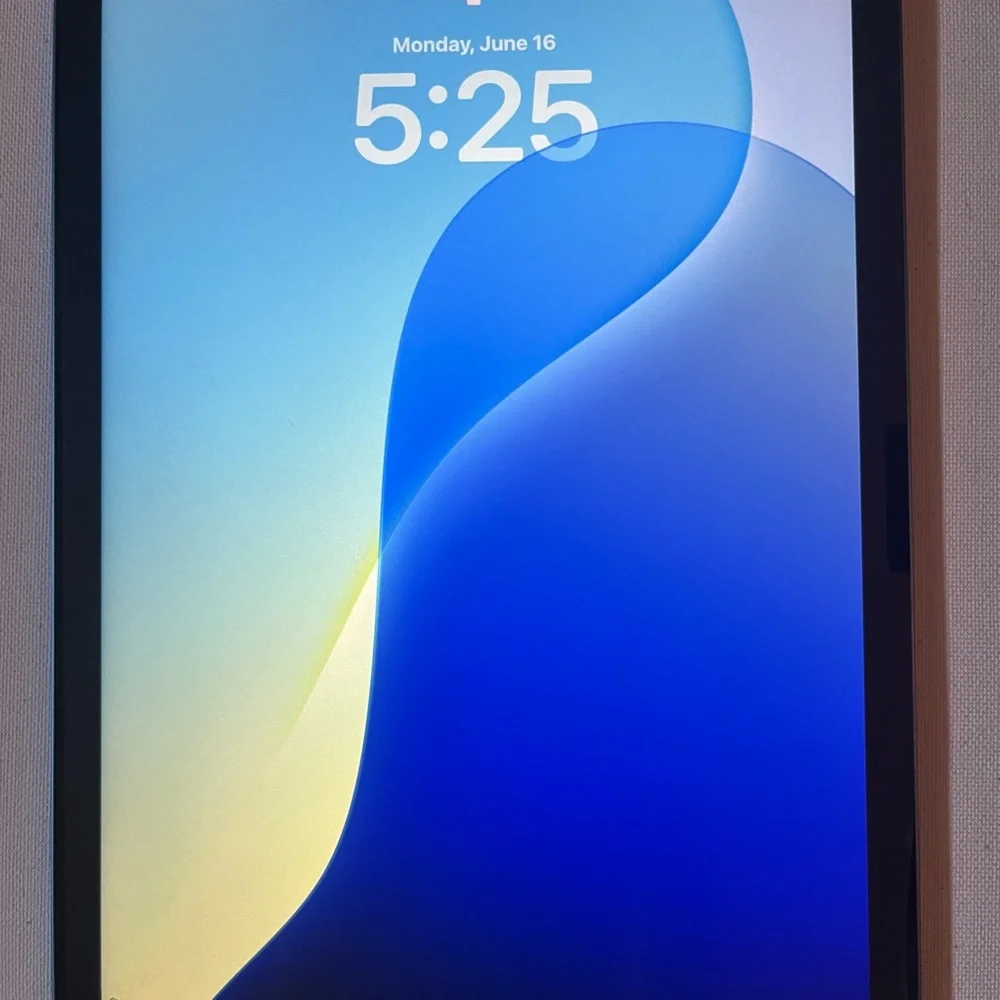 Apple Black Tablet Modern Design